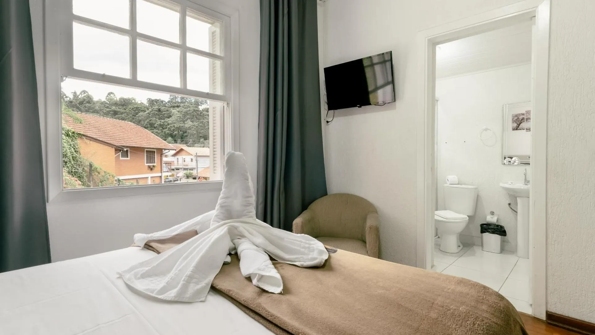 Bed & Breakfast Velinn Pousada Casa De Campos Capivari House Campos do Jordao